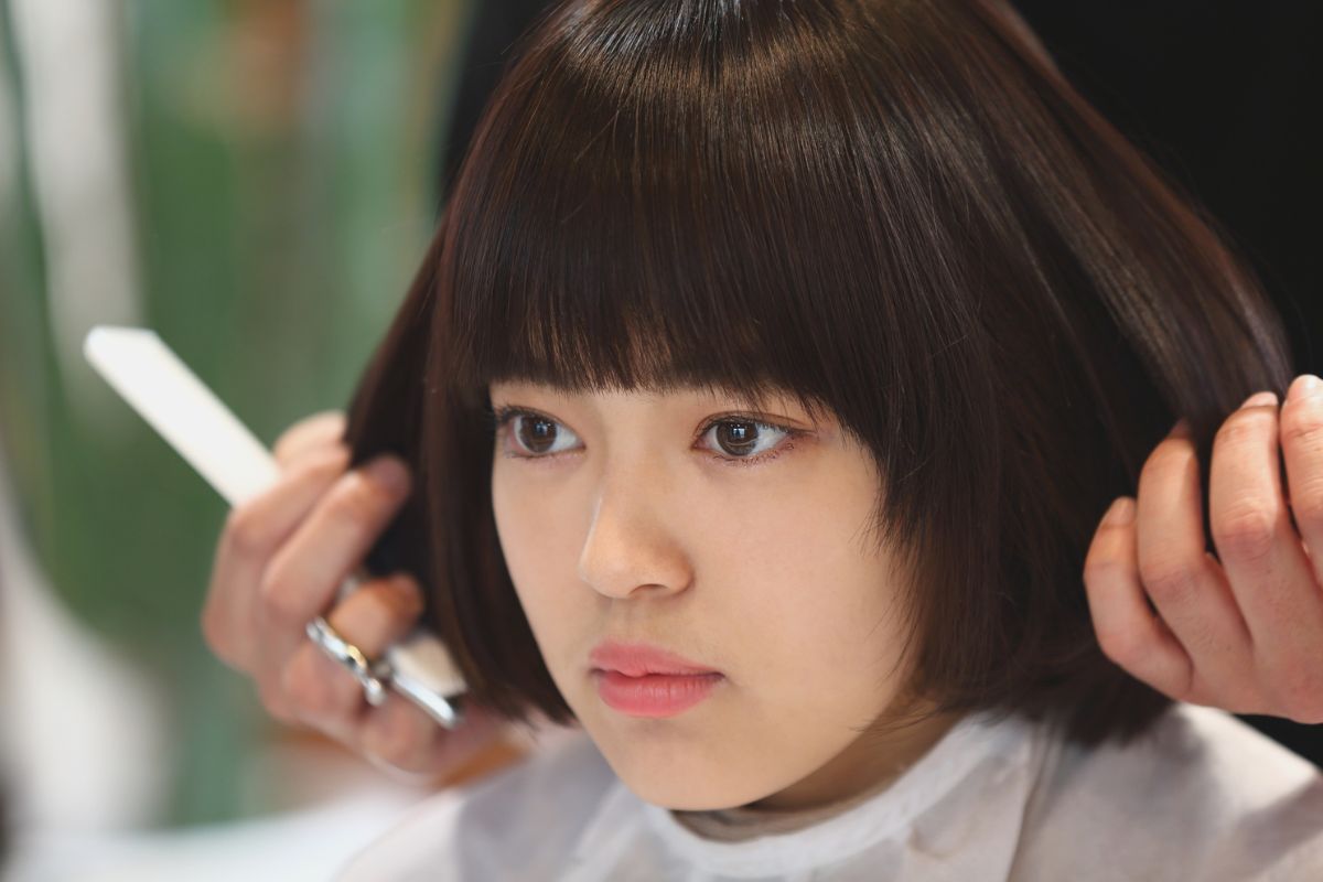 Easy Hairstyles for Short Hair You Can Do at Home